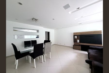 Sala de casa de condomínio à venda com 3 quartos, 289m² em Vargem Grande, Rio de Janeiro