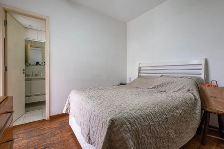 Apartamento à venda com 138m², 3 quartos e 3 vagasSuíte 1