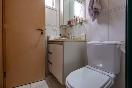 Apartamento à venda com 138m², 3 quartos e 3 vagasBanheiro da Suíte 2