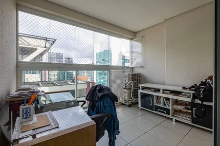 Apartamento à venda com 138m², 3 quartos e 3 vagasVaranda da Suíte 1