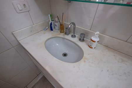 Apartamento à venda com 138m², 3 quartos e 3 vagasBanheiro da Suíte 1