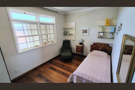 Casa à venda com 5 quartos, 280m² em São Bento, Belo Horizonte