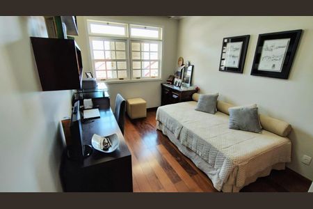 Casa à venda com 5 quartos, 280m² em São Bento, Belo Horizonte