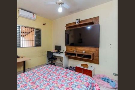 Casa à venda com 3 quartos, 240m² em Parque São Jorge, São Paulo