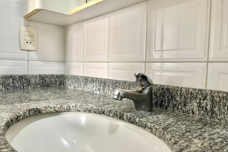 Apartamento à venda com 85m², 2 quartos e 2 vagasBanheiro da Suíte