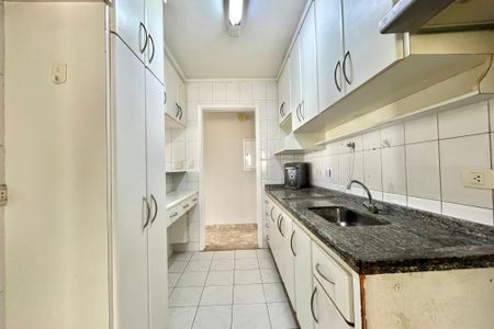 Apartamento à venda com 85m², 2 quartos e 2 vagasCozinha