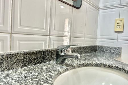 Apartamento à venda com 85m², 2 quartos e 2 vagasBanheiro Social