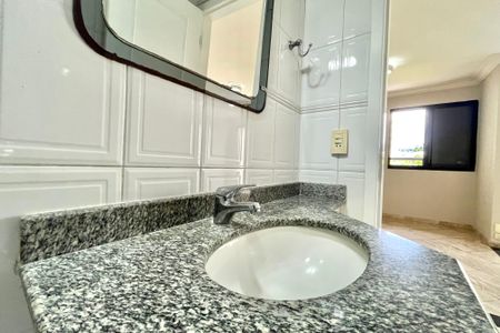 Apartamento à venda com 85m², 2 quartos e 2 vagasBanheiro Social