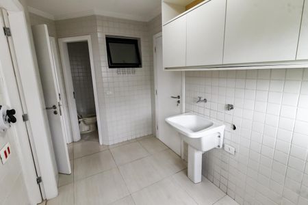 Apartamento para alugar com 274m², 3 quartos e 4 vagas Apartamento para alugar com 274m², 3 quartos e 4 vagasÁrea de Serviço