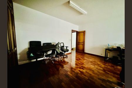 Casa à venda com 401m², 3 quartos e 4 vagas