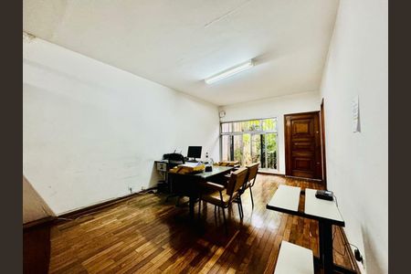 Casa à venda com 401m², 3 quartos e 4 vagas