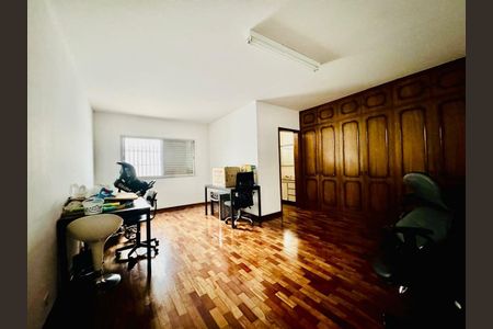 Casa à venda com 401m², 3 quartos e 4 vagas
