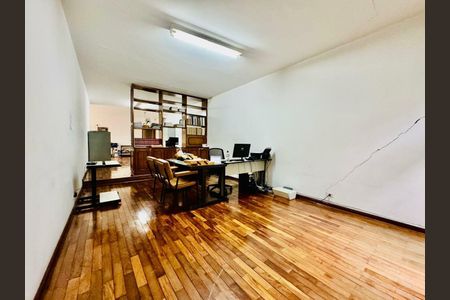 Casa à venda com 401m², 3 quartos e 4 vagas