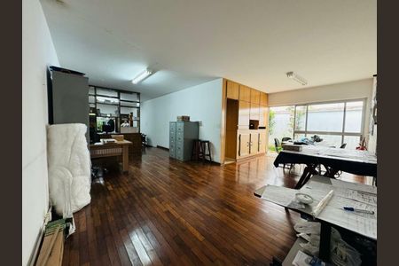 Casa à venda com 401m², 3 quartos e 4 vagas