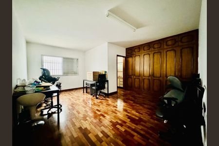 Casa à venda com 401m², 3 quartos e 4 vagas