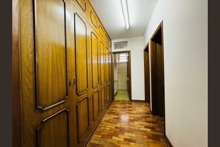 Casa à venda com 401m², 3 quartos e 4 vagas