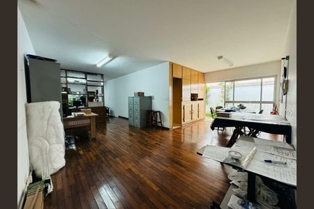 Casa à venda com 401m², 3 quartos e 4 vagas