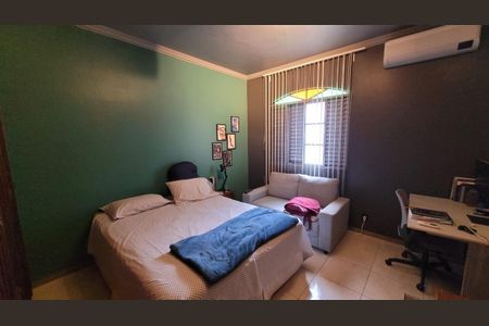 Casa à venda com 4 quartos, 193m² em Nova Gameleira, Belo Horizonte