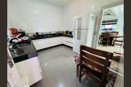 Casa à venda com 180m², 3 quartos e 2 vagas