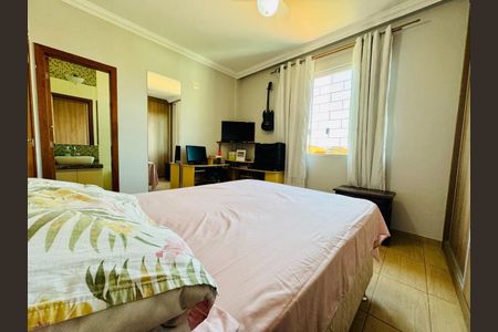 Casa à venda com 3 quartos, 180m² em Sinimbu, Belo Horizonte