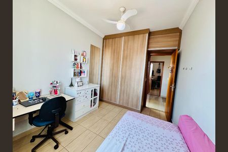 Casa à venda com 3 quartos, 180m² em Sinimbu, Belo Horizonte