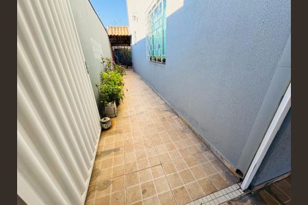 Casa à venda com 180m², 3 quartos e 2 vagas