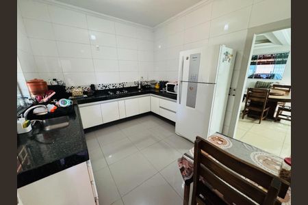 Casa à venda com 180m², 3 quartos e 2 vagas