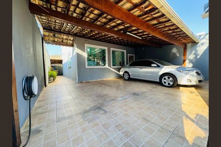 Casa à venda com 180m², 3 quartos e 2 vagas