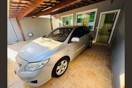 Casa à venda com 180m², 3 quartos e 2 vagas