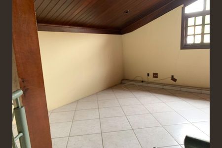 Casa à venda com 3 quartos, 217m² em Piratininga, Niterói