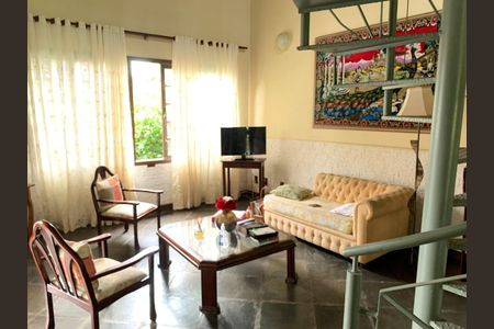 Casa à venda com 3 quartos, 217m² em Piratininga, Niterói