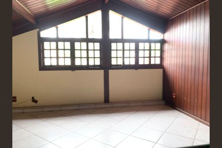Casa à venda com 3 quartos, 217m² em Piratininga, Niterói