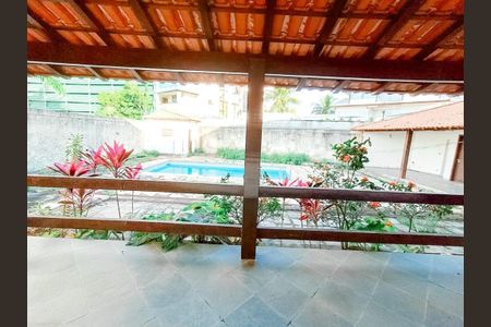Casa à venda com 4 quartos, 400m² em Camboinhas, Niterói