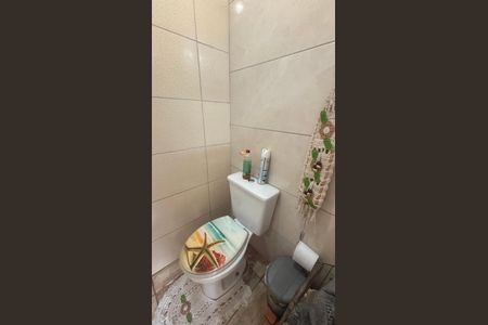 Casa à venda com 131m², 2 quartos e 2 vagasBanheiro de Serviço