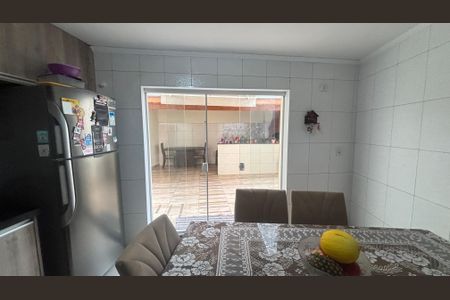 Casa à venda com 131m², 2 quartos e 2 vagasCozinha