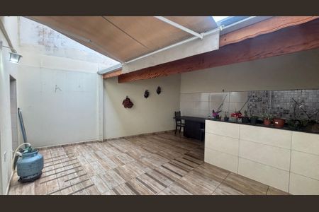 Casa à venda com 131m², 2 quartos e 2 vagasQuintal