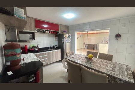 Casa à venda com 131m², 2 quartos e 2 vagasCozinha
