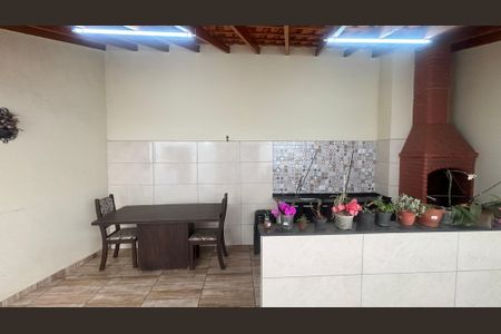 Casa à venda com 131m², 2 quartos e 2 vagasQuintal