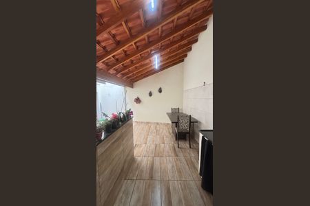 Casa à venda com 131m², 2 quartos e 2 vagasQuintal