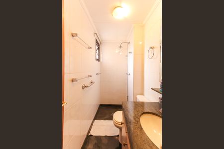 Apartamento à venda com 157m², 3 quartos e 4 vagasBanheiro da Suíte 1