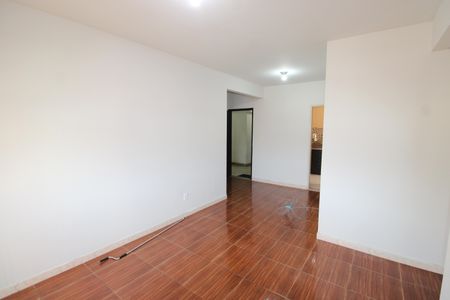 Sala de apartamento para alugar com 2 quartos, 72m² em Praça Seca, Rio de Janeiro