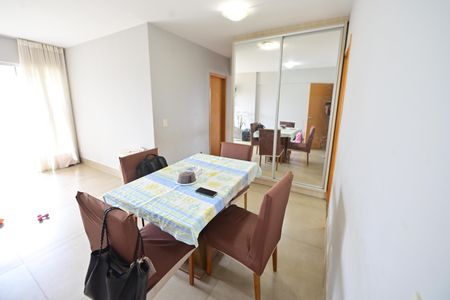 Apartamento para alugar com 81m², 3 quartos e 2 vagasSala