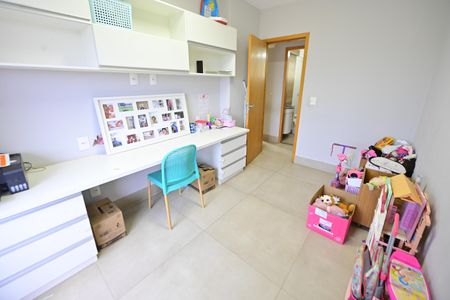 Apartamento para alugar com 81m², 3 quartos e 2 vagasQuarto