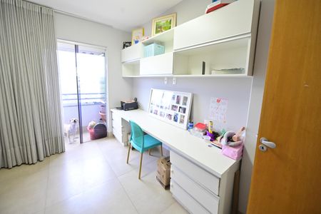 Apartamento para alugar com 81m², 3 quartos e 2 vagasQuarto
