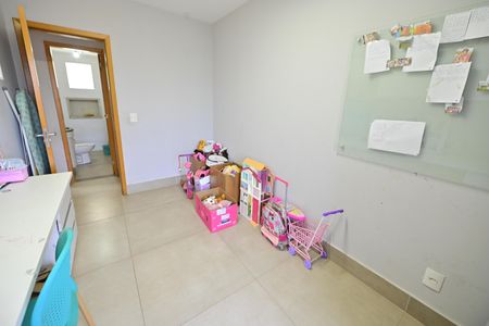 Apartamento para alugar com 81m², 3 quartos e 2 vagasQuarto