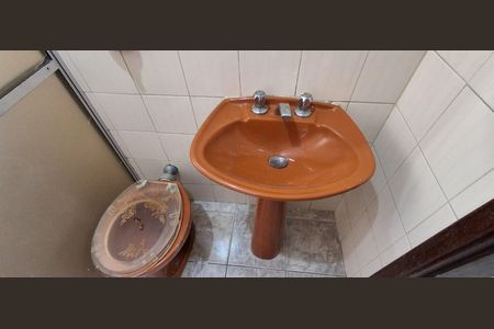 Casa à venda com 144m², 3 quartos e 4 vagasBanheiro 1