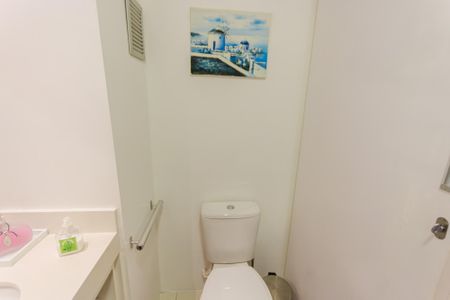 Apartamento à venda com 97m², 3 quartos e 2 vagas Apartamento à venda com 97m², 3 quartos e 2 vagasBanheiro