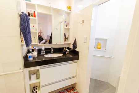 Apartamento à venda com 97m², 3 quartos e 2 vagas Apartamento à venda com 97m², 3 quartos e 2 vagasBanheiro da Suíte