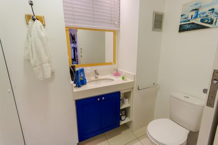 Apartamento à venda com 97m², 3 quartos e 2 vagas Apartamento à venda com 97m², 3 quartos e 2 vagasBanheiro