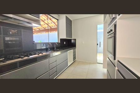 Casa de Condomínio à venda com 4 quartos, 201m² em Ipanema, Lagoa Santa